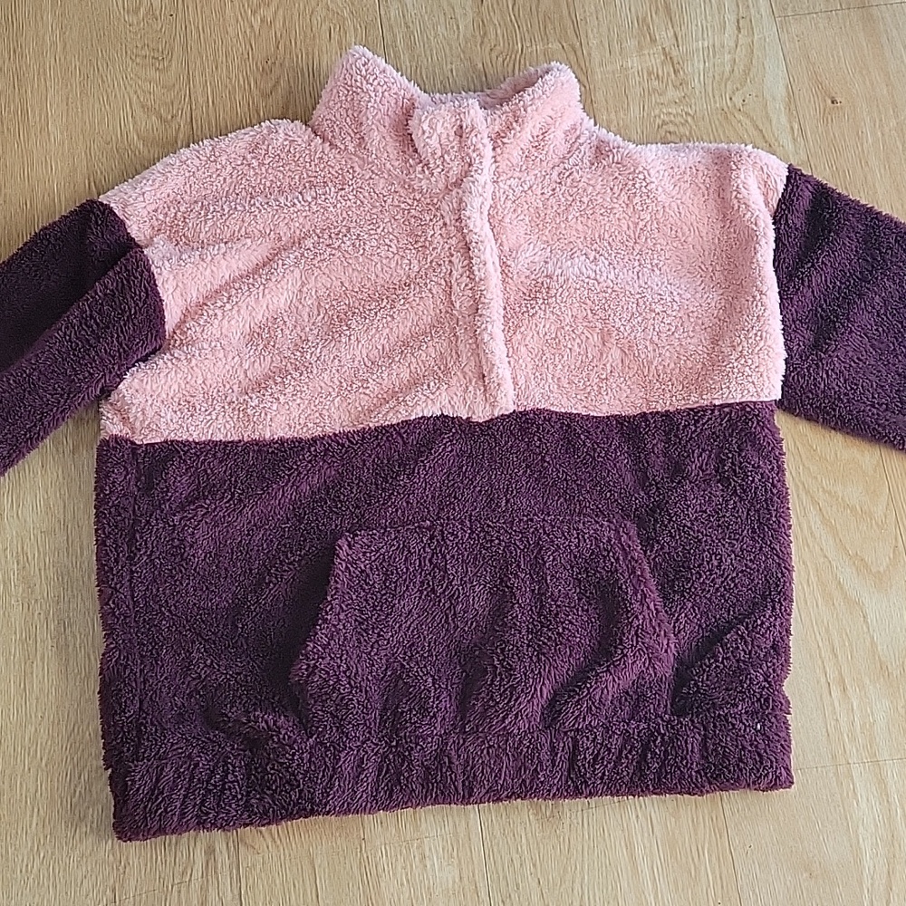Women's Super Soft Fleece Top with Kangaroo Pouch